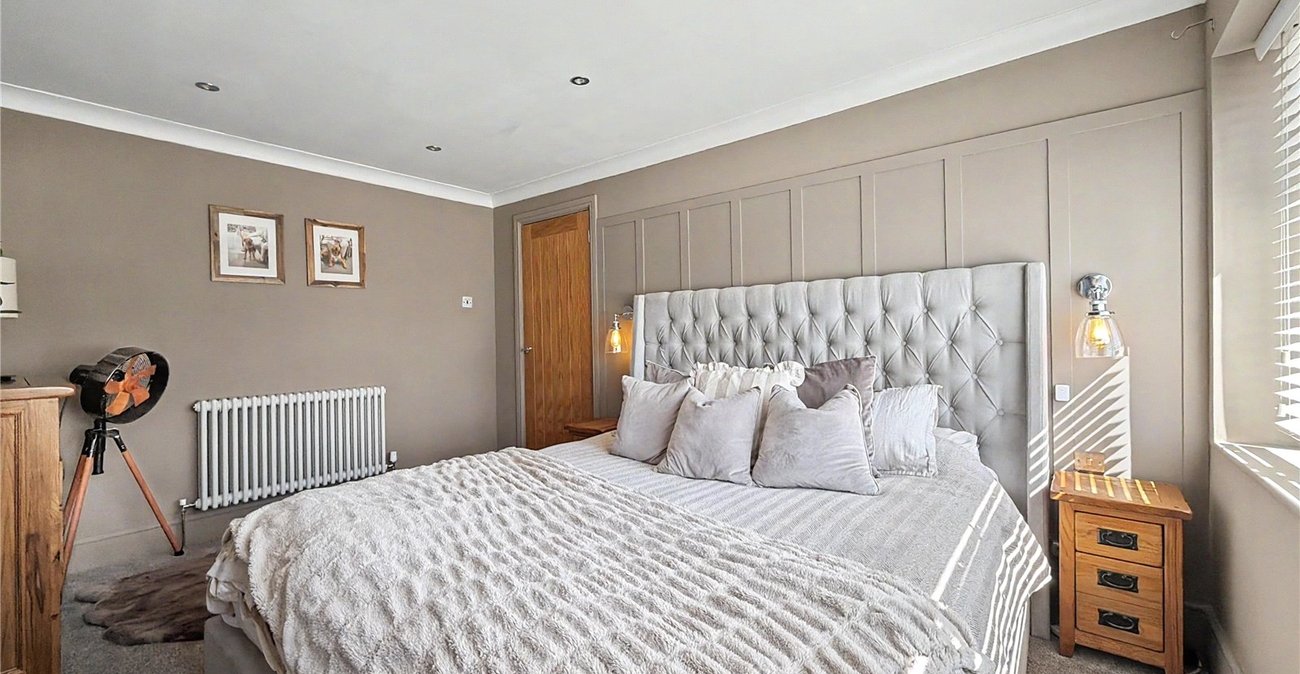 4 bedroom house for sale in Rainham | Robinson Michael & Jackson