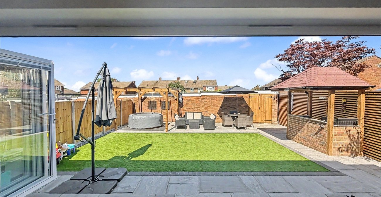 4 bedroom house for sale in Rainham | Robinson Michael & Jackson