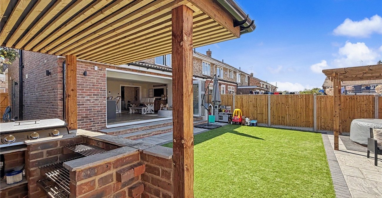 4 bedroom house for sale in Rainham | Robinson Michael & Jackson