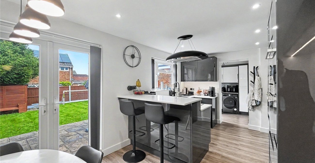 4 bedroom house for sale in Rainham | Robinson Michael & Jackson