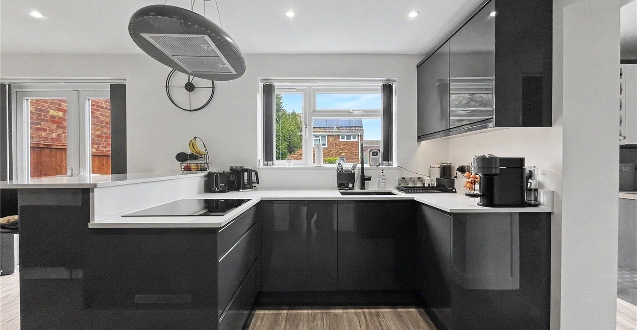 4 bedroom house for sale in Rainham | Robinson Michael & Jackson