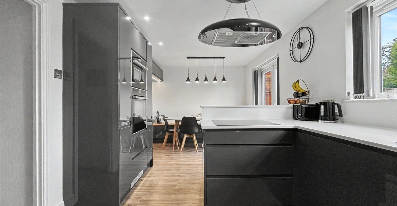 4 bedroom house for sale in Rainham | Robinson Michael & Jackson