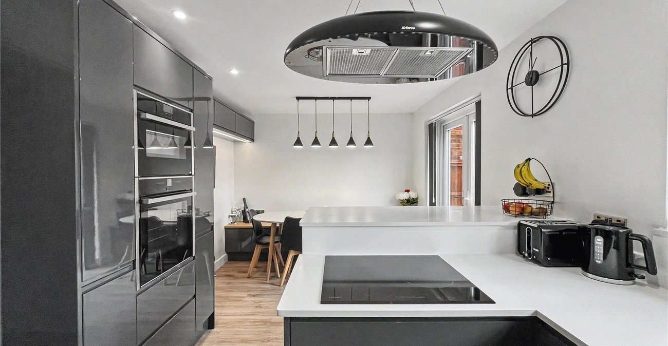 4 bedroom house for sale in Rainham | Robinson Michael & Jackson