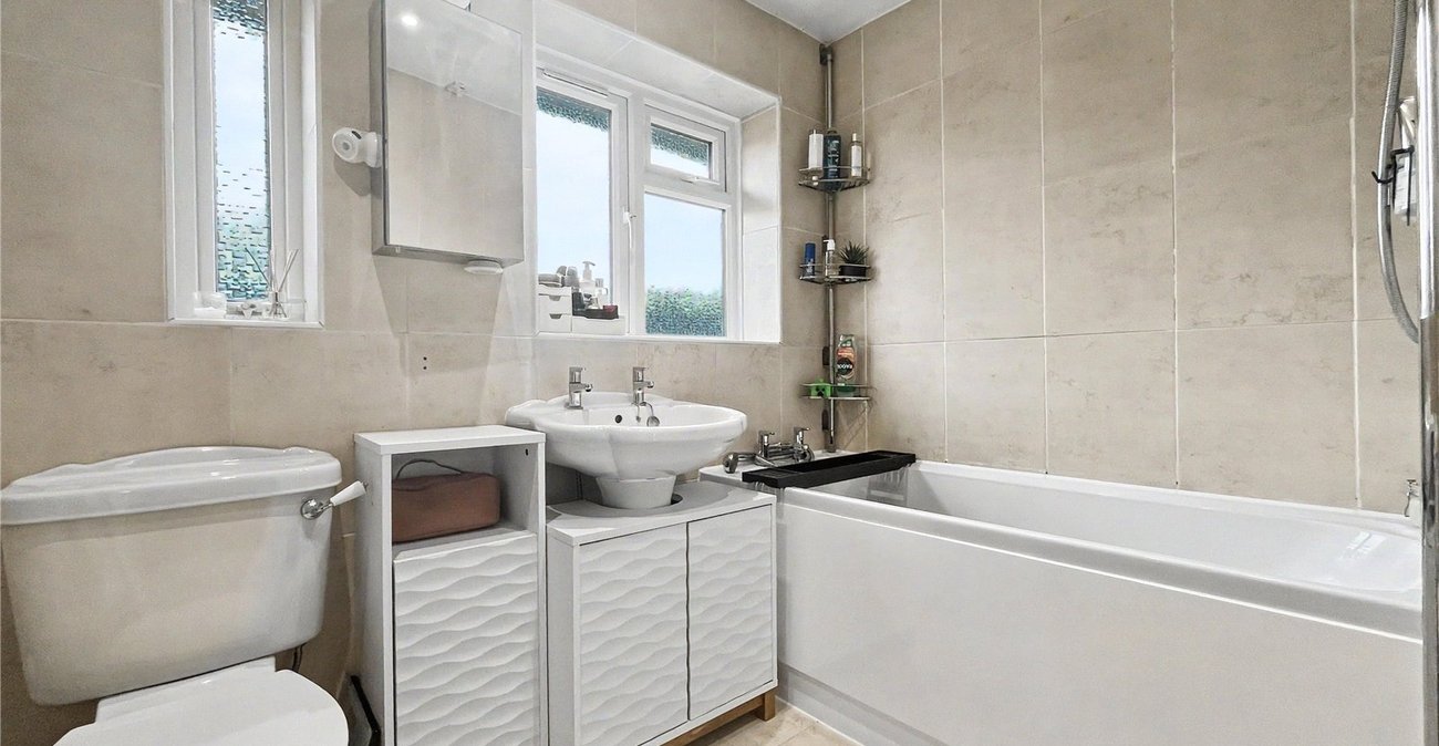 4 bedroom house for sale in Rainham | Robinson Michael & Jackson