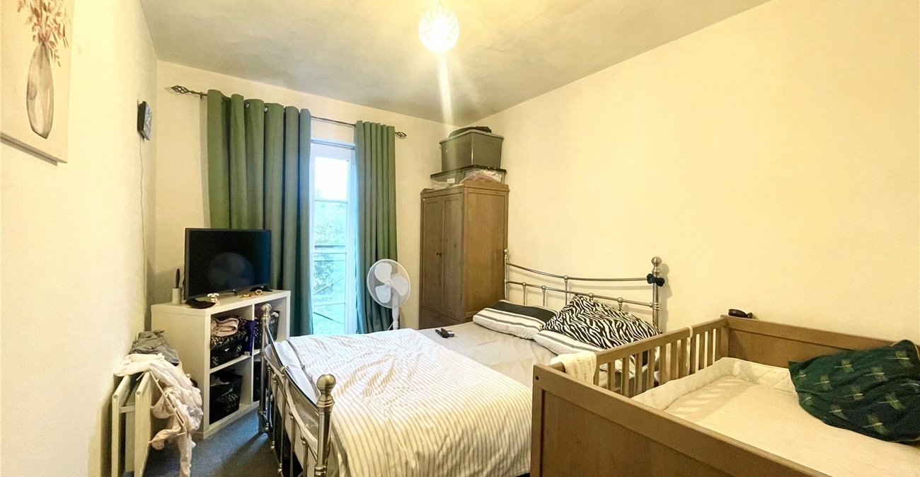 1 bedroom property for sale in Greenhithe | Robinson Jackson