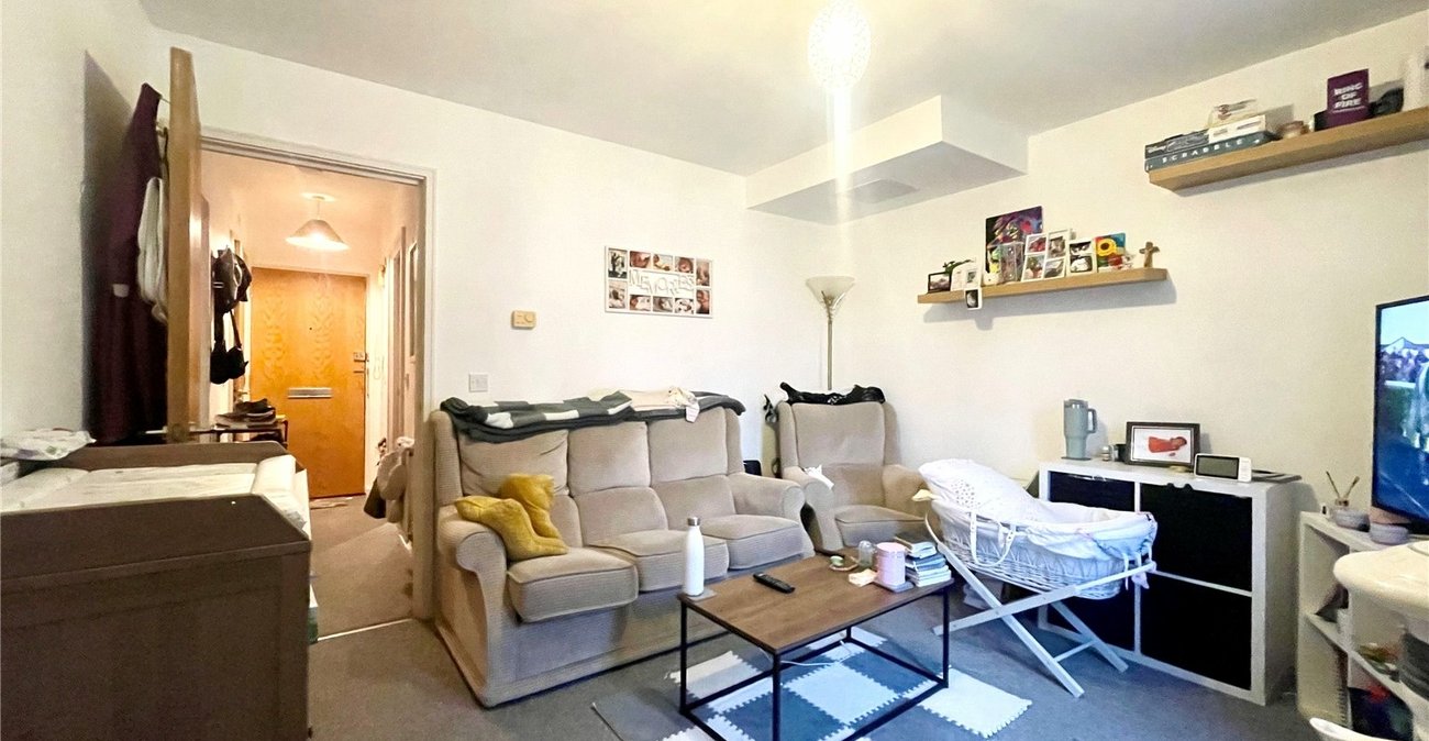 1 bedroom property for sale in Greenhithe | Robinson Jackson