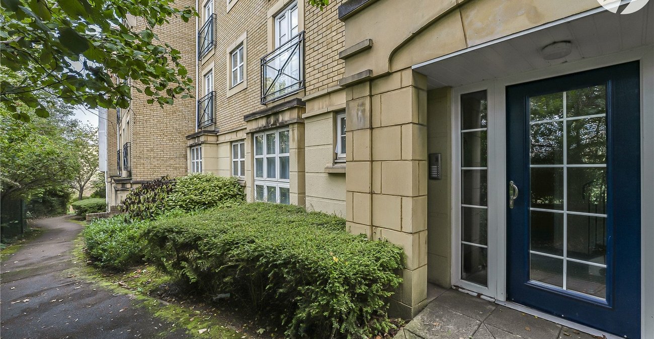 2 bedroom property for sale in Waterstone Park | Robinson Jackson