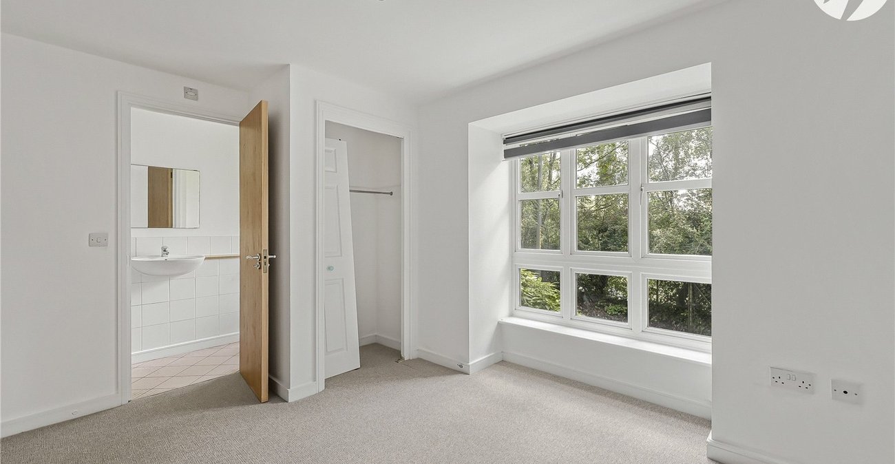 2 bedroom property for sale in Waterstone Park | Robinson Jackson