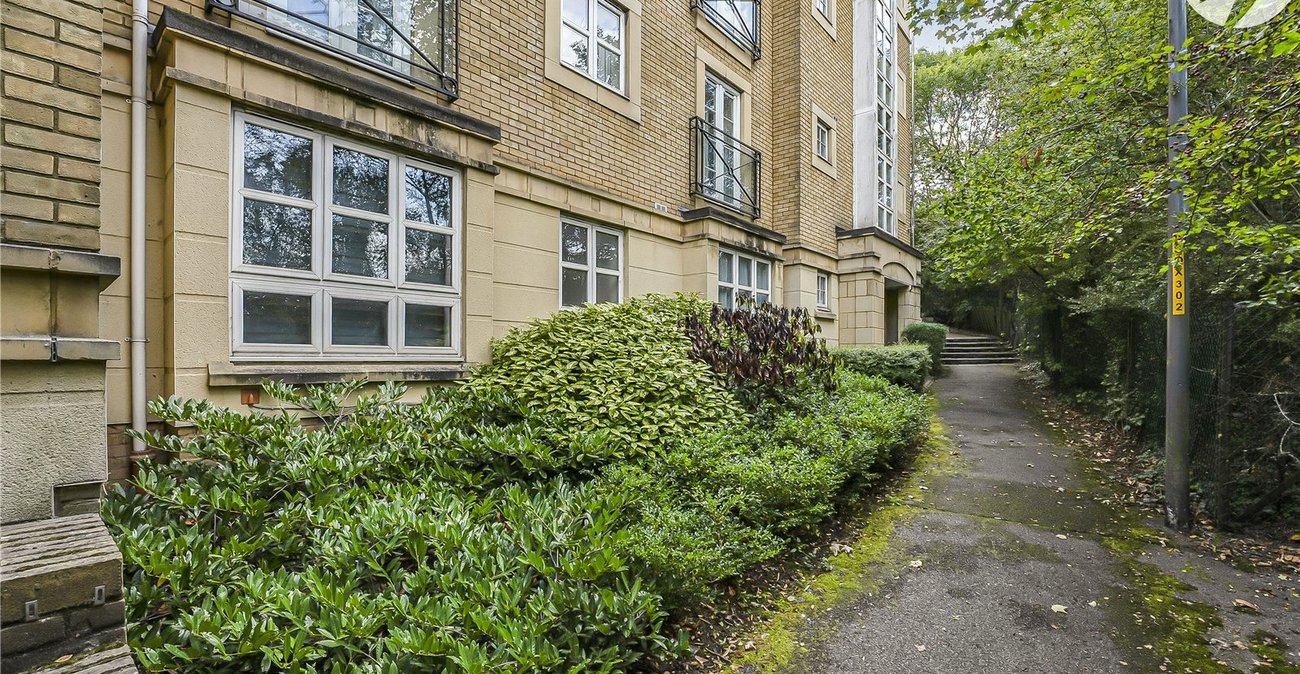 2 bedroom property for sale in Waterstone Park | Robinson Jackson