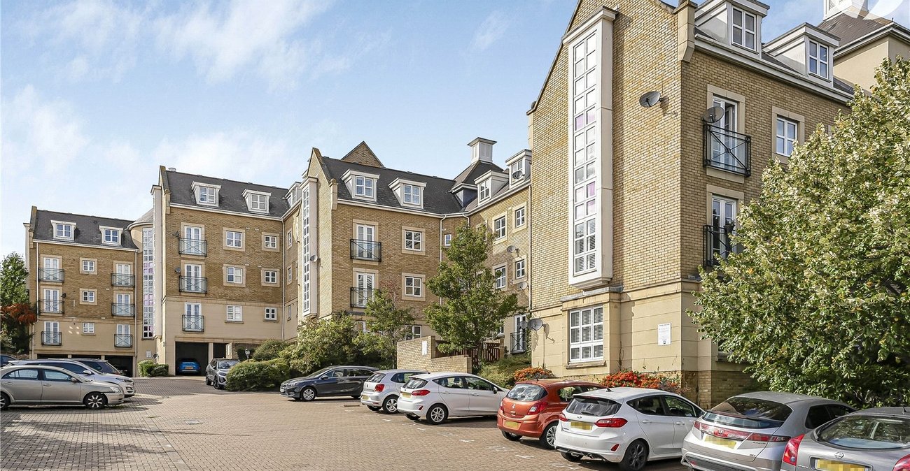 2 bedroom property for sale in Waterstone Park | Robinson Jackson