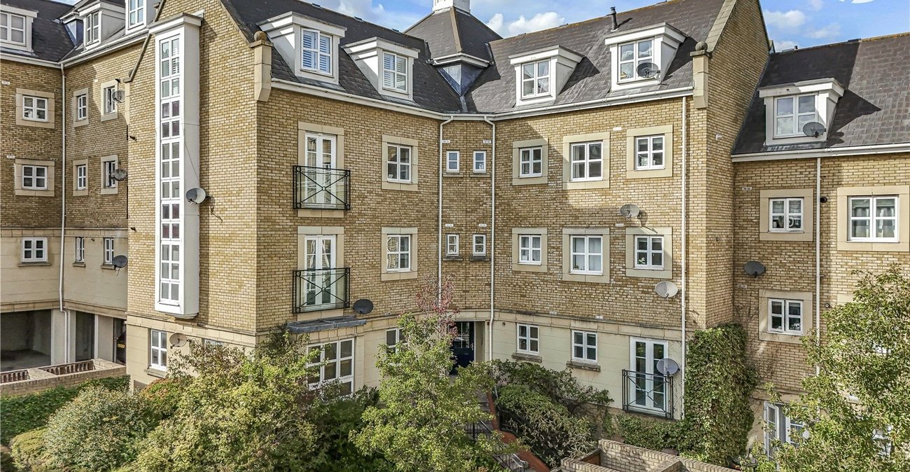 2 bedroom property for sale in Waterstone Park | Robinson Jackson