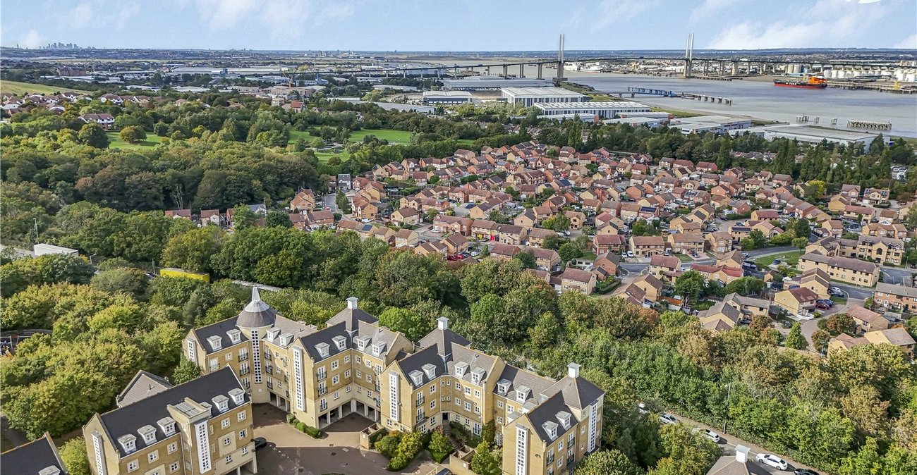 2 bedroom property for sale in Waterstone Park | Robinson Jackson