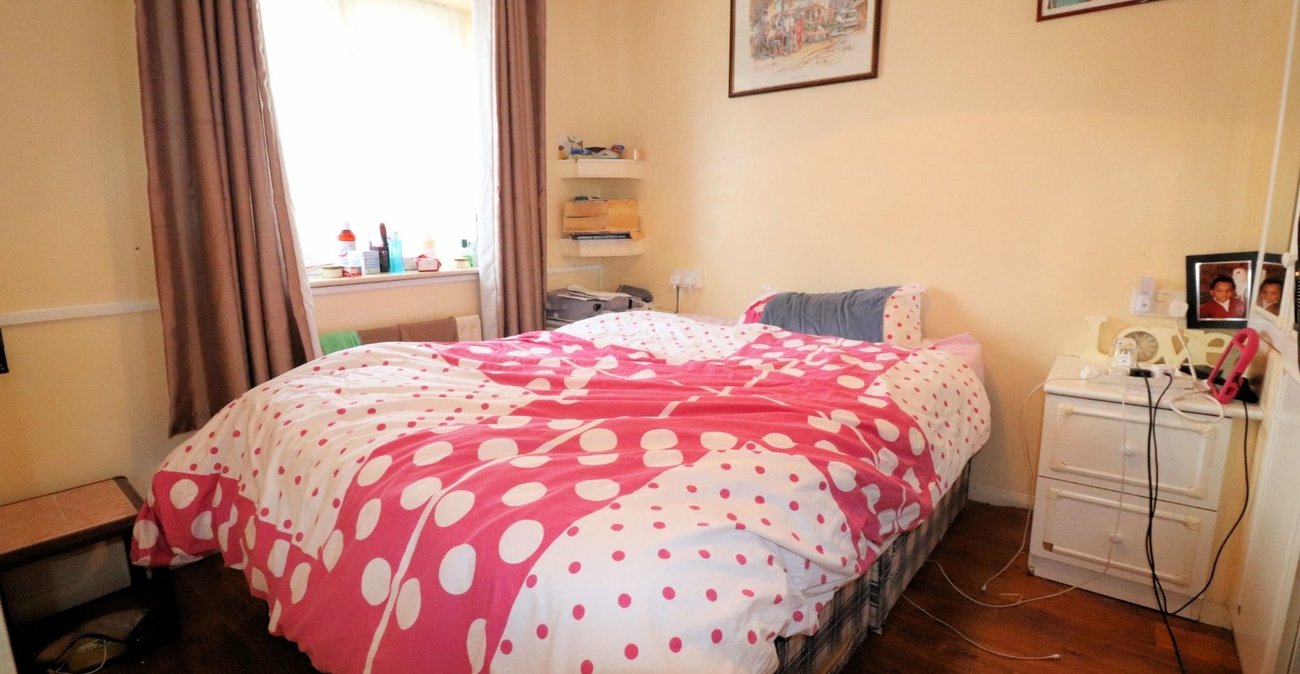 3 bedroom house for sale in Slade Green | Robinson Jackson