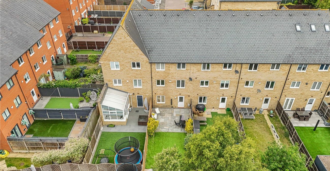 4 bedroom property for sale in Dartford | Robinson Jackson