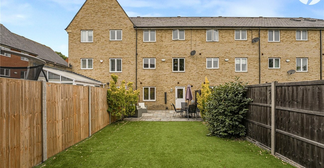 4 bedroom property for sale in Dartford | Robinson Jackson