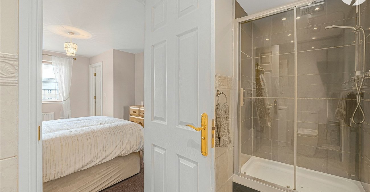 4 bedroom property for sale in Dartford | Robinson Jackson