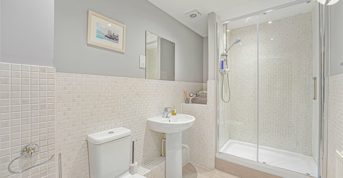 4 bedroom property for sale in Dartford | Robinson Jackson