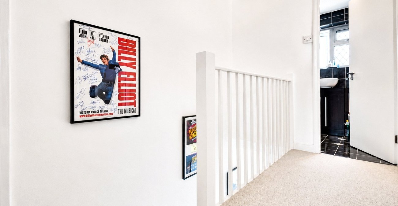 2 bedroom property for sale in London | Robinson Jackson