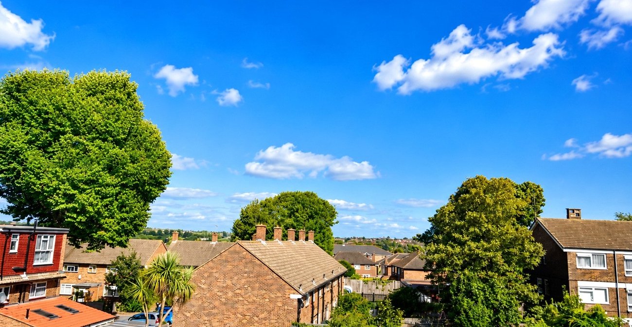 2 bedroom property for sale in London | Robinson Jackson