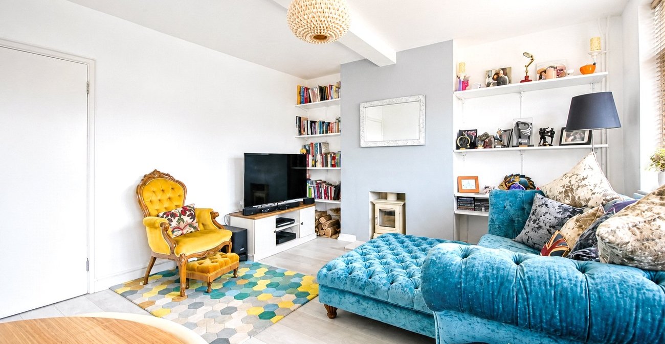 2 bedroom property for sale in London | Robinson Jackson