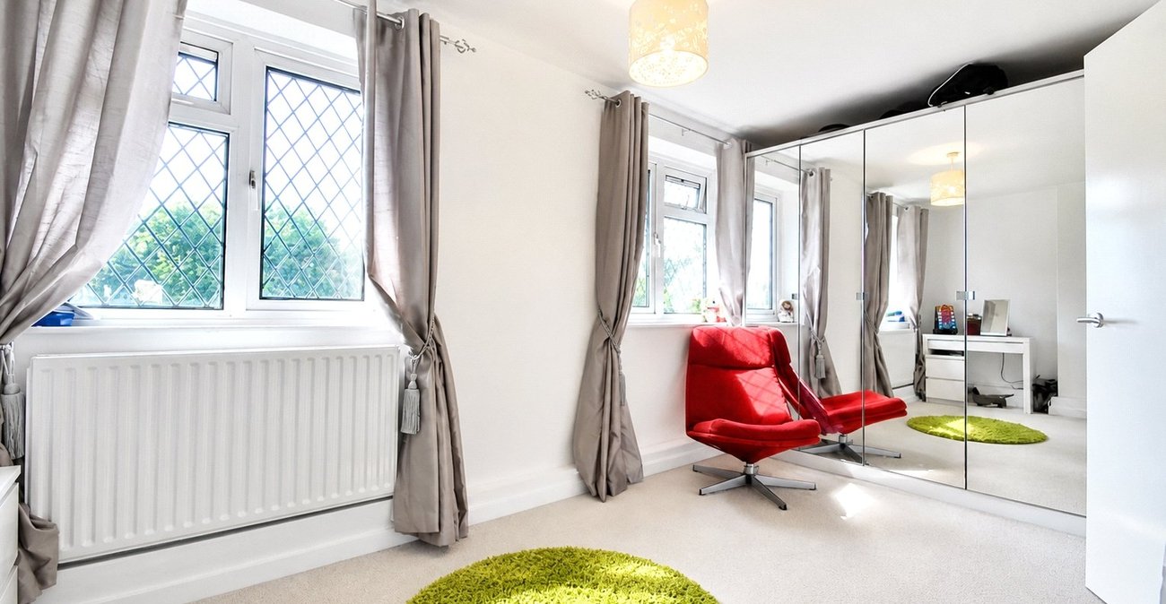 2 bedroom property for sale in London | Robinson Jackson