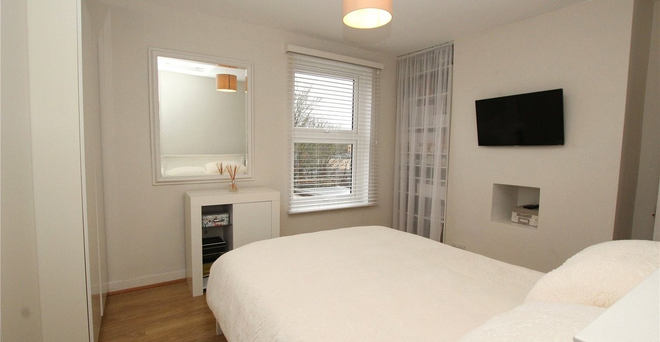 2 bedroom house for sale in Woolwich | Robinson Jackson