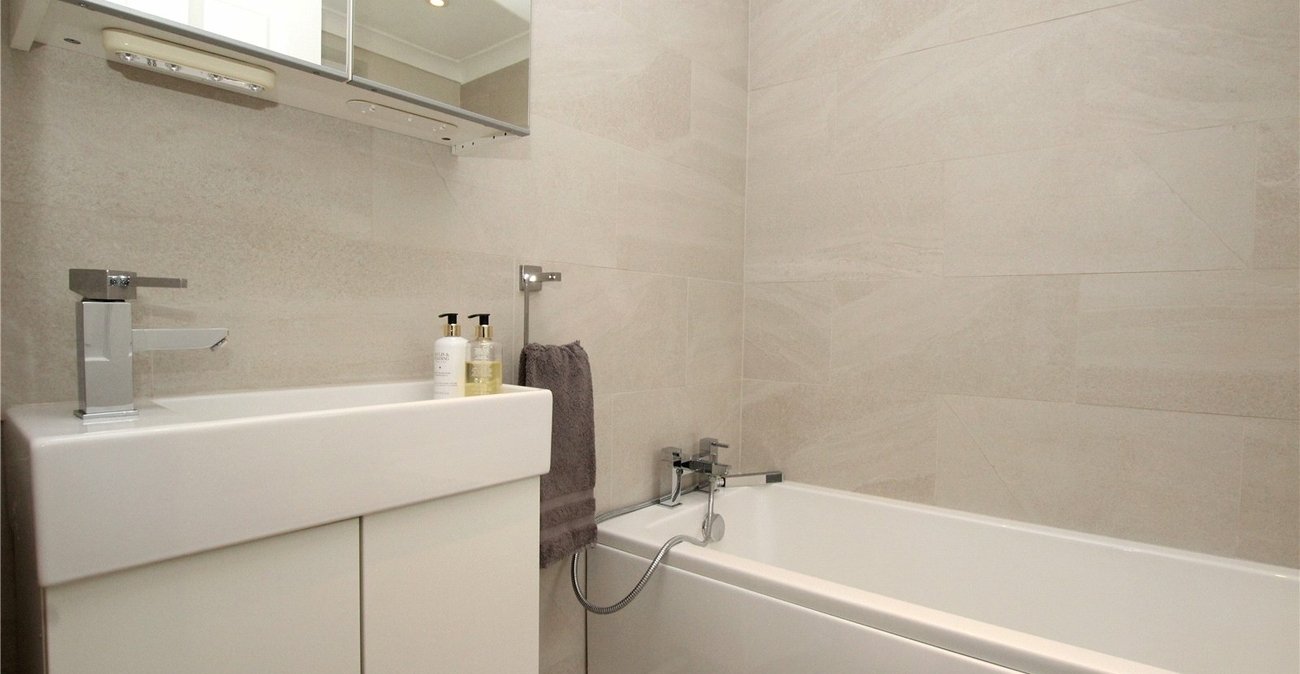 2 bedroom house for sale in Woolwich | Robinson Jackson