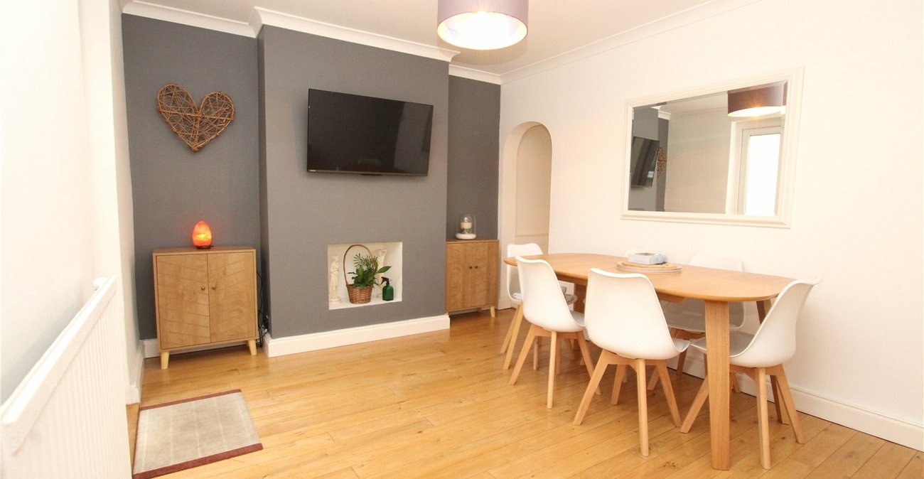 2 bedroom house for sale in Woolwich | Robinson Jackson