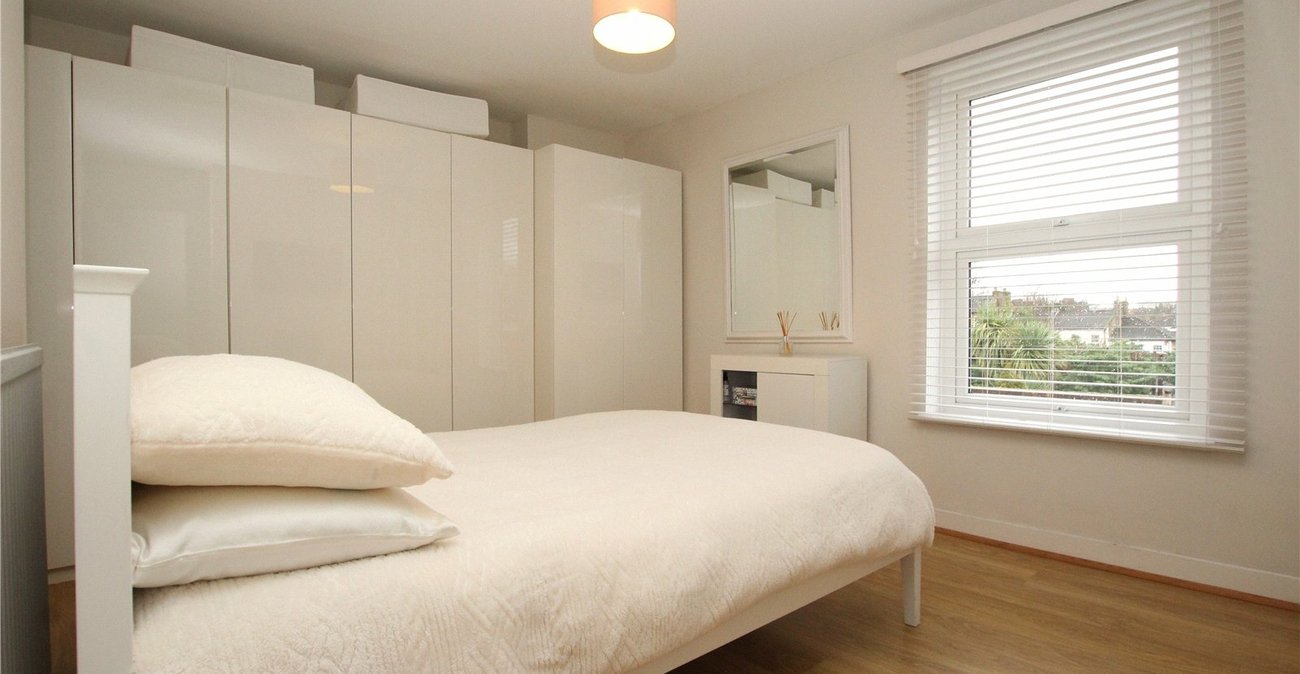 2 bedroom house for sale in Woolwich | Robinson Jackson