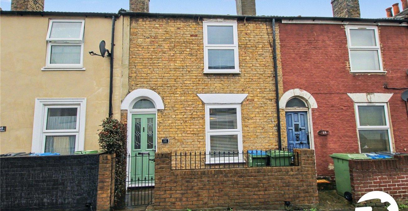 2 bedroom house for sale in Woolwich | Robinson Jackson