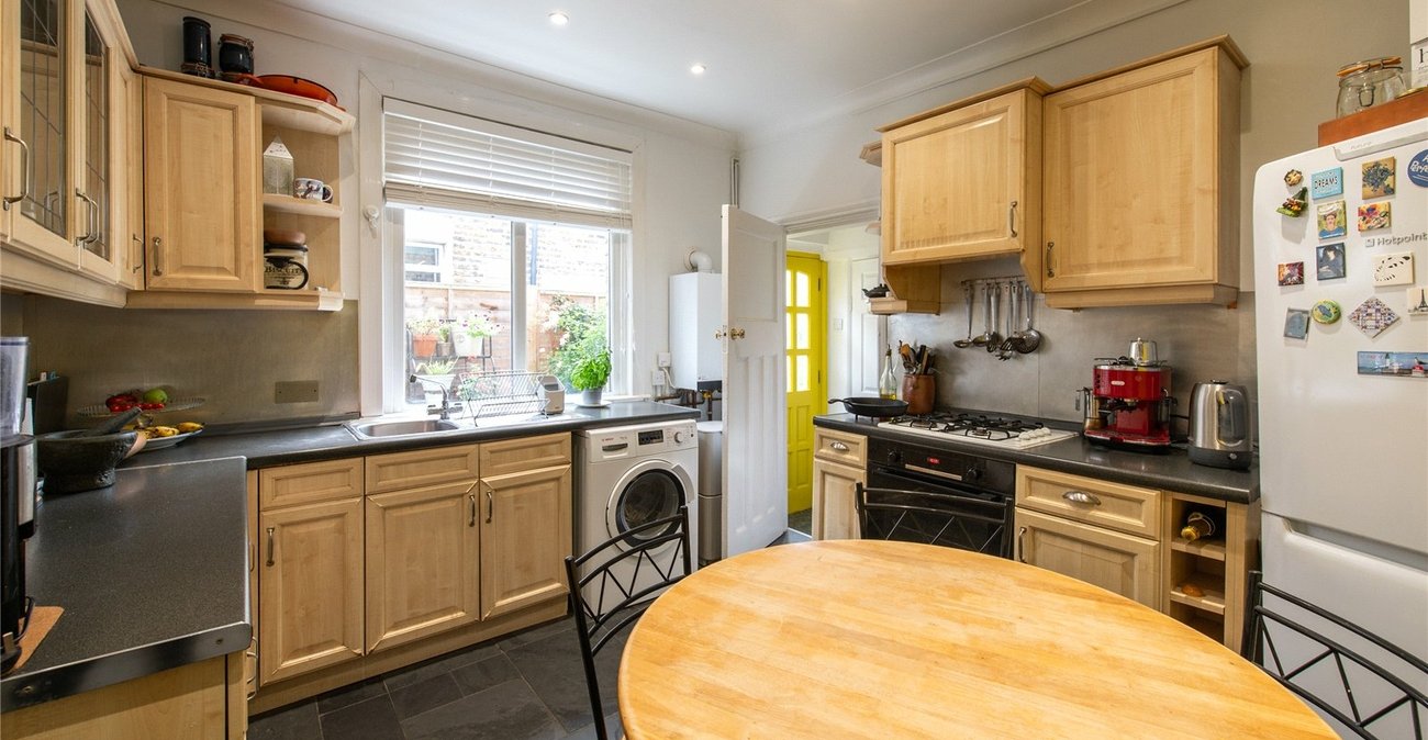 2 bedroom property for sale in Catford | Robinson Jackson