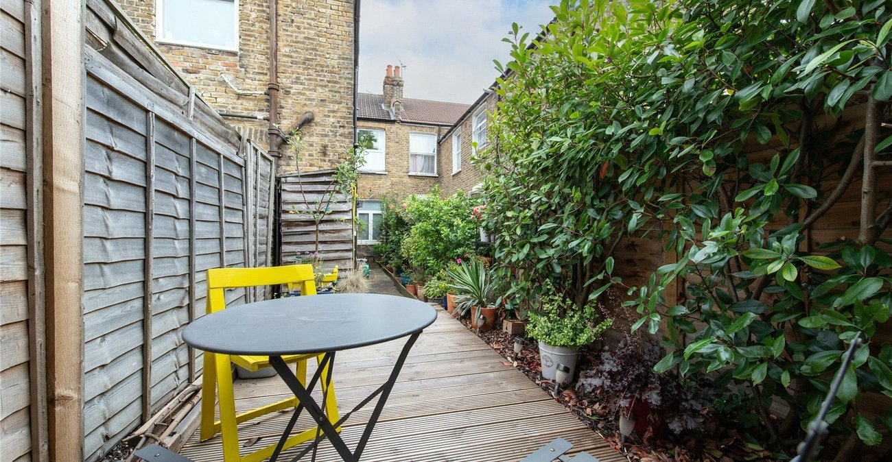 2 bedroom property for sale in Catford | Robinson Jackson