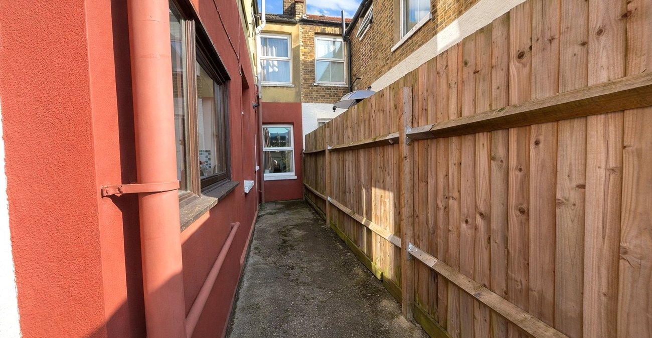 2 bedroom property for sale in Catford | Robinson Jackson