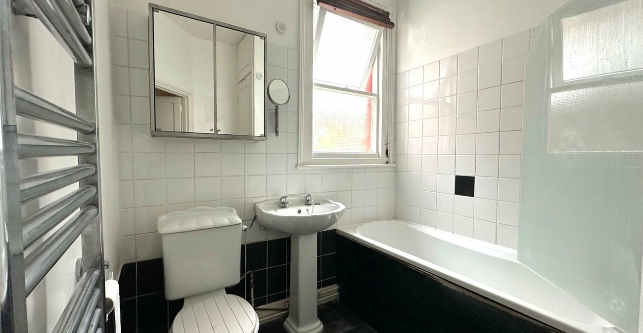 2 bedroom property for sale in Catford | Robinson Jackson