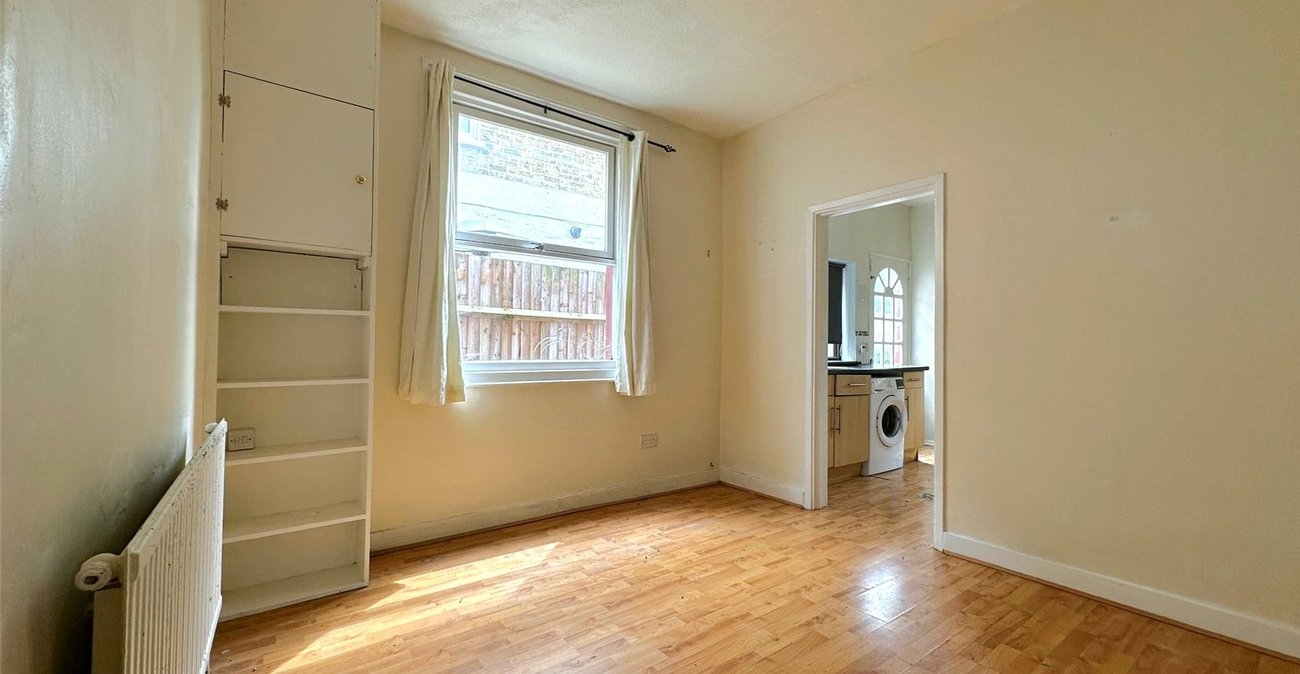 2 bedroom property for sale in Catford | Robinson Jackson