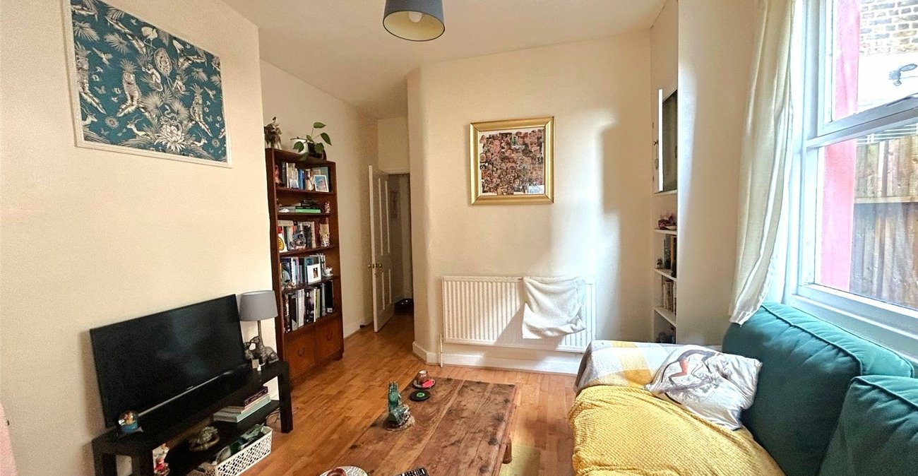 2 bedroom property for sale in Catford | Robinson Jackson