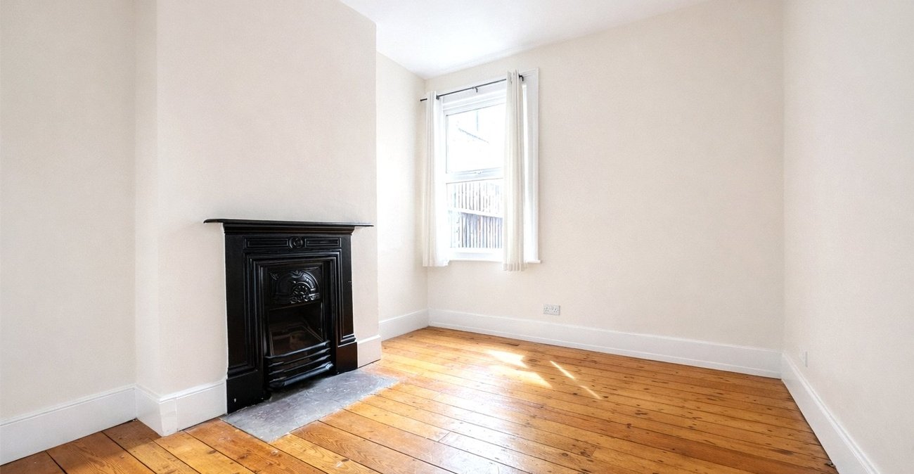 2 bedroom property for sale in Catford | Robinson Jackson