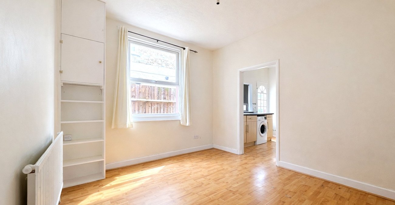 2 bedroom property for sale in Catford | Robinson Jackson