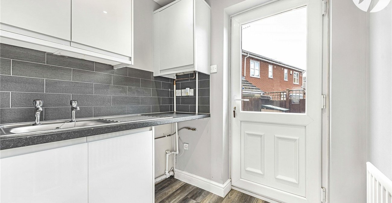 3 bedroom property for sale in Greenhithe | Robinson Jackson