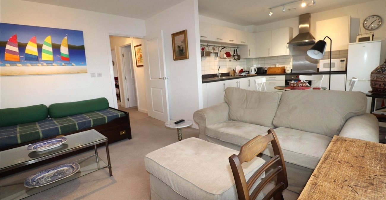 2 bedroom property for sale in Belvedere | Robinson Jackson