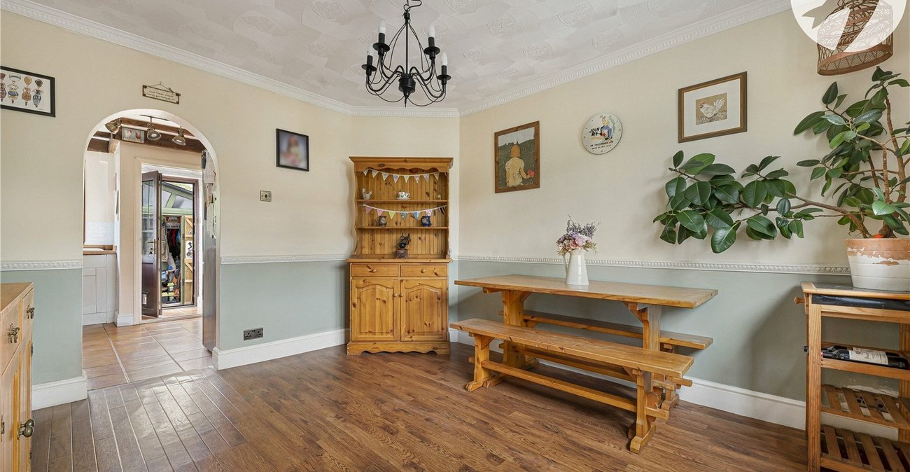 4 bedroom house for sale in Horton Kirby | Robinson Jackson