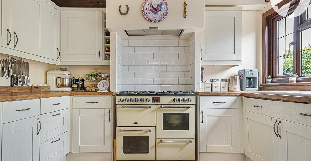 4 bedroom house for sale in Horton Kirby | Robinson Jackson