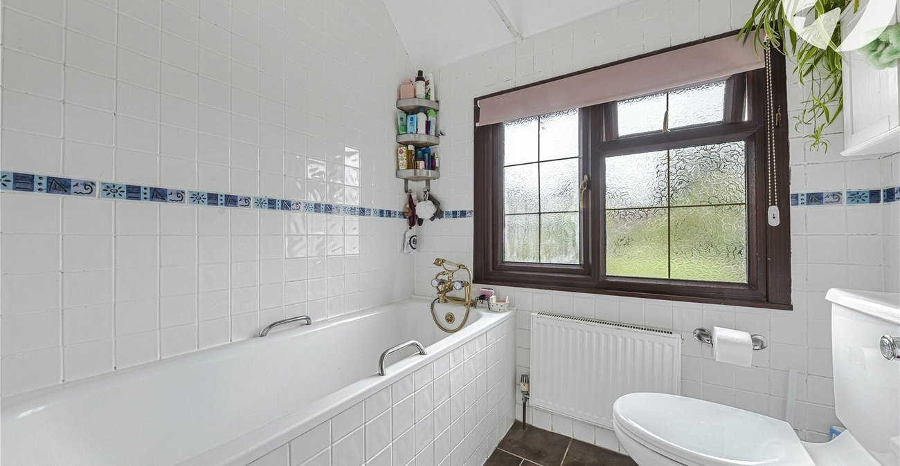 4 bedroom house for sale in Horton Kirby | Robinson Jackson