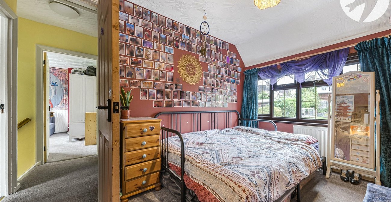 4 bedroom house for sale in Horton Kirby | Robinson Jackson