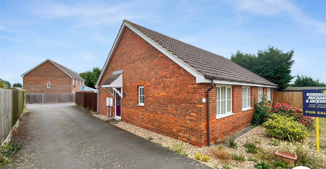 2 bedroom bungalow for sale in Iwade | Robinson Michael & Jackson
