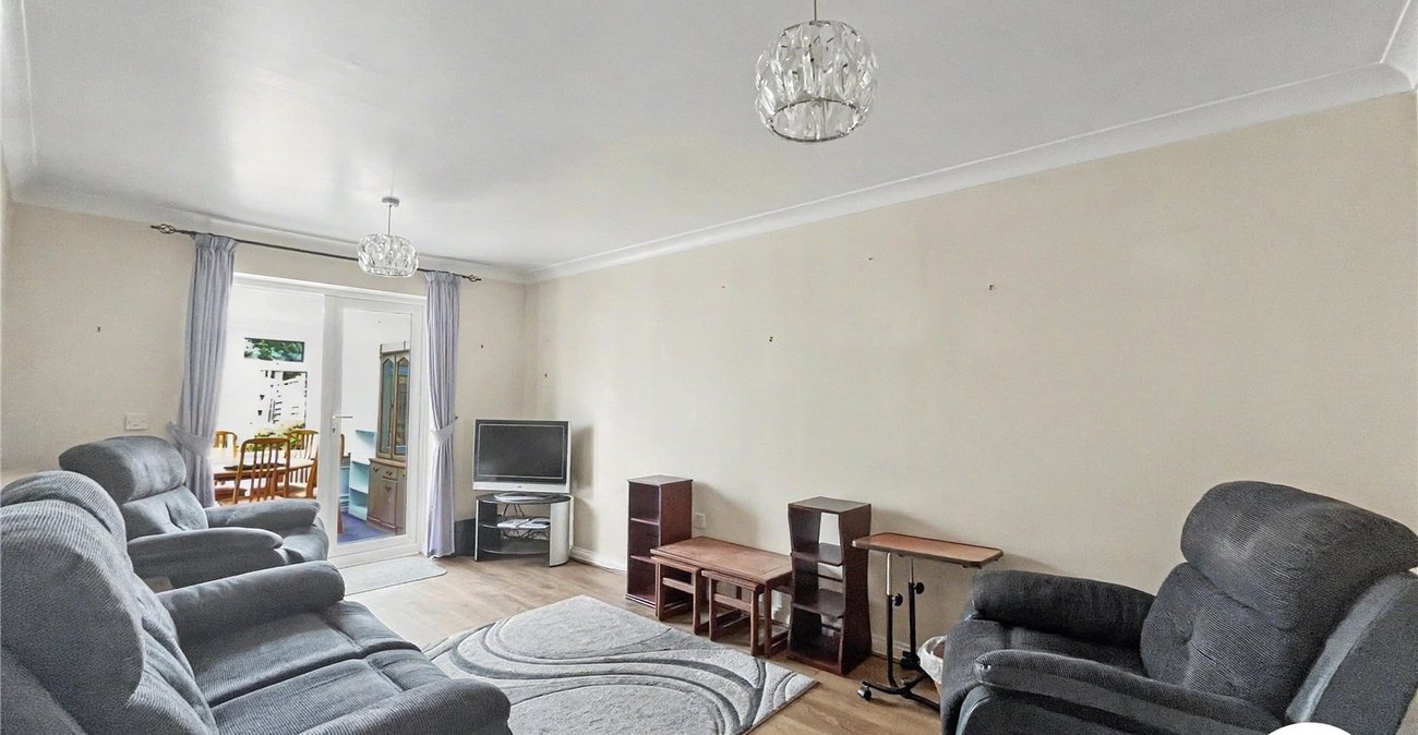 2 bedroom bungalow for sale in Iwade | Robinson Michael & Jackson