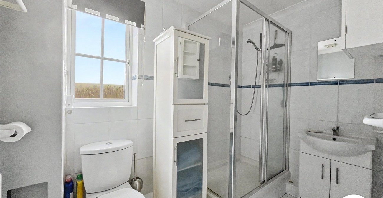 2 bedroom bungalow for sale in Iwade | Robinson Michael & Jackson