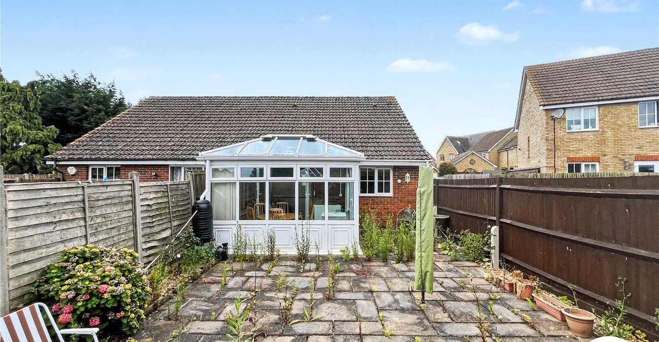 2 bedroom bungalow for sale in Iwade | Robinson Michael & Jackson