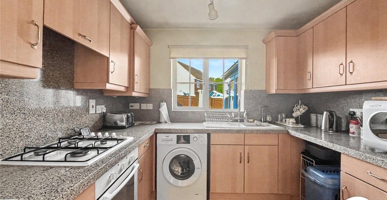 2 bedroom bungalow for sale in Iwade | Robinson Michael & Jackson