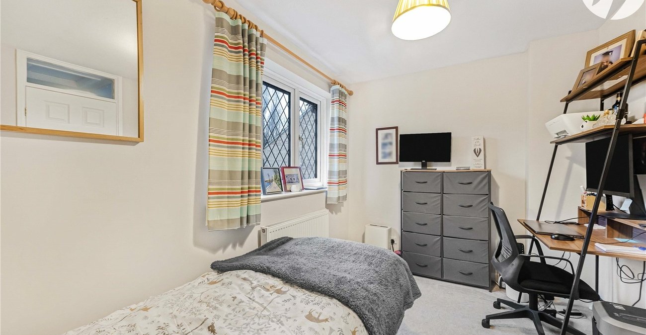 2 bedroom house for sale in Greenhithe | Robinson Jackson